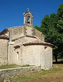 L'abside et le pignon oriental.