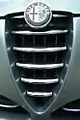 Écusson et logo Alfa Romeo.