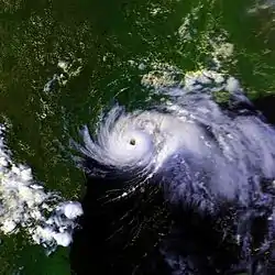 L'ouragan Alicia avant qu'il n'atteigne la côte le 17 août 1983 à 21h16 UTC
