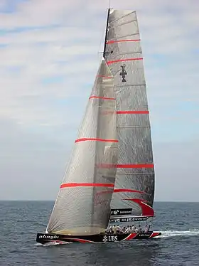 SUI 100 (voile non numérotée) lors d'un entraînement à Valence