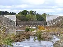 Photographie d'un seuil sur l'Aliso Creek.