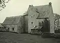 Manoir de Deily compris le pavillon Louis XIII, la fontaine et son bassin, le portail d'entrée, le vivier, les murs de clôture et les sols du jardin clos contenant le mail et les vestiges des anciennes terrasses, le colombier