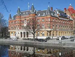 Gamla Sparbankshuset, siège du quotidien Nerikes Allehanda.
