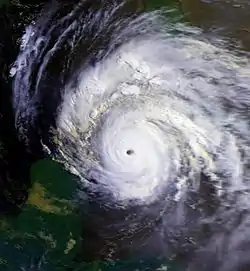 Passage de l'ouragan dans le canal du Yucatán alors que ses vents soutenus étaient de 305 km/h le 7 août.