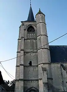 Le clocher avec son étroite tour d'angle abritant l'escalier.