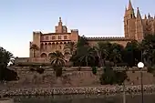 Le palais royal de l'Almudaina était un palais royal des rois de Majorque, d'Aragon et d'Espagne.