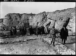 Le roi Alphonse XIII d'Espagne visitant le fort de Douaumont.