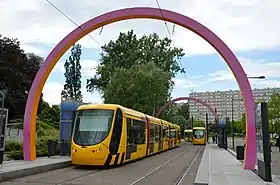 La station Nations et ses arches.