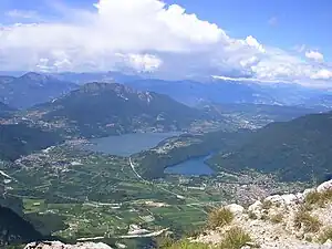Haute Valsugana avec les lacs de Levico et de Caldonazzo.