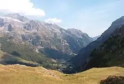 Vue de la haute vallée du Lys.