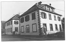 photo noir et blanc d'une maison