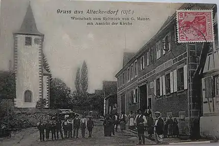 vue sur une place de village