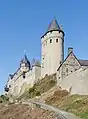 La tour vue depuis le parc du château