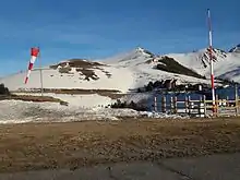 Vue de la manche à air de l'altiport de Peyresourde-Balestas.