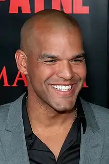 Amaury Nolasco interprète Fernando Sucre.