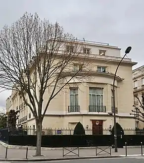 Ambassade à Paris.