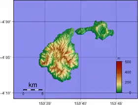 Carte topographique des îles Feni ; Ambitle est à l'ouest, Babase au nord-est.