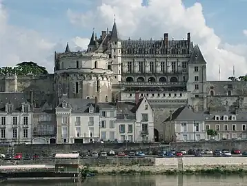Vue du logis royal et de la tour des Minimes.