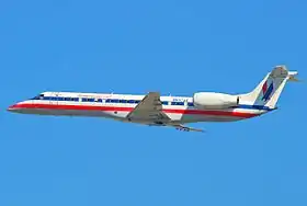 ERJ 140 aux couleurs d'American Eagle.