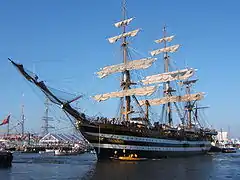 L'Amerigo Vespucci (marine italienne)