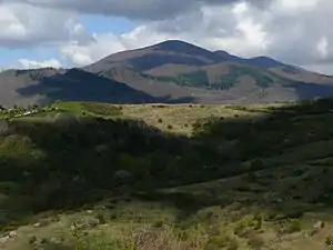 Le monte Amiata, au Nord de la cité étrusque de « Vatluna ».