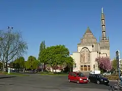 Église Saint-Honoré.