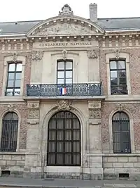 Gendarmerie, Amiens, rue des Jacobins : travée centrale de la façade sur rue