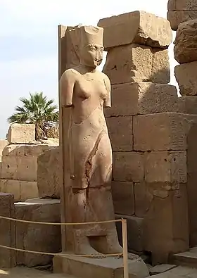 Statue d'Amemet à Karnak.