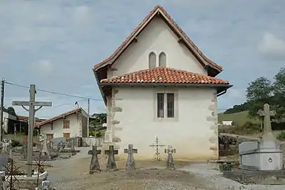 Église, benoîterie et cimetière de Succospelote basque, clôture, fronton, mur