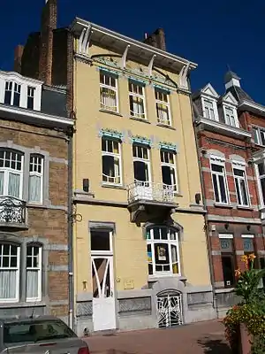 Immeuble (façade à rue, toiture et hall d'entrée), place des Tilleuls, n°48