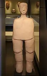 Statue d'ancêtre, Jéricho, 7000 ans av. J.C. (reconstruction imaginée) Musée d'Israël.