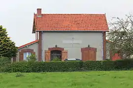 Ancien bâtiment de la halte de La Ferrière-Harang