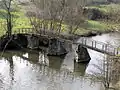 Passerelle sur le Thouaret.