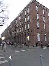 Université  Lille II dans l’ancienne filature Le Blan  à l'angle des rues de Trévise et de Fontenoy