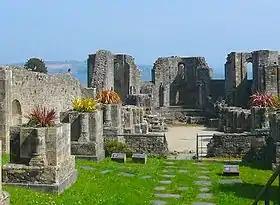 Les ruines de l'abbaye, en 2013.