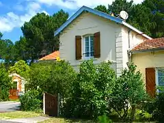 Ancienne gare du Moutchic, sur la voie verte de Bordeaux à Lacanau-Océan, Gironde.