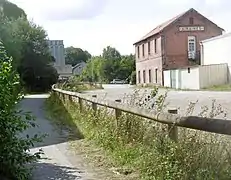 Ancienne gare d'Airaines : passage de la voie verte.