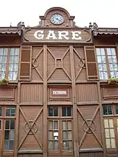 L’ancienne gare ferroviaire, devenue gare routière.