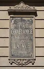 Plaque ancienne au n°51.