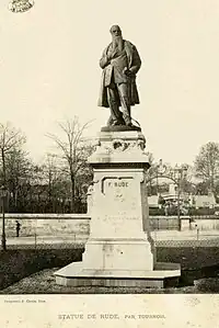 Ancienne statue, place Darcy à Dijon, détruite en 1942.