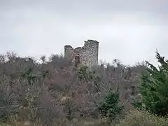 Un ancien moulin en ruine.