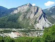 Vide laissé par la destruction des Aciéries