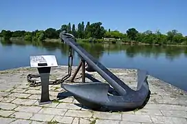 Ancre en bord de Loire à Cosne-sur-Loire.