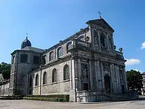 2005 : ancienne abbatiale d'Andenne de l'abbaye partiellement détruite.