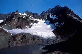 Vue du mont Anderson et son glacier du même nom.