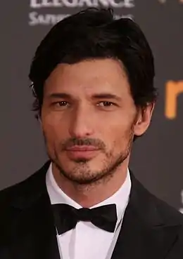 Andrés Velencoso interprète Armando.