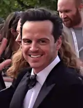 Andrew Scott interprète John Parry.