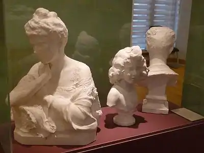 Bustes de Madame de Gramont, et d'Antoine-Pierre de Gramont, musée des beaux-arts d'Angoulême.