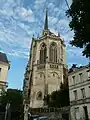 Le chevet, emplacement de la chapelle primitive, vue de la rue des Bézines.