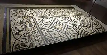Mosaïque polychrome dite du ralliement, à décor géométrique et floral, de la fin du IIe siècle